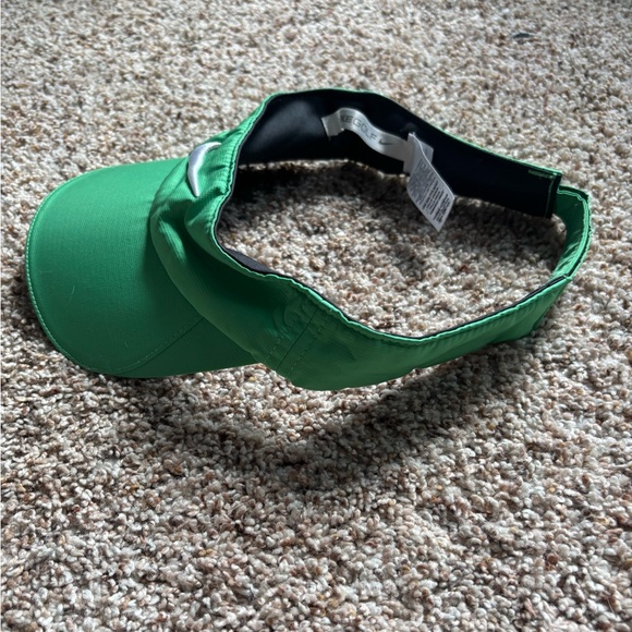 Nike Green Golf/Tennis Visor - Picture 2 of 5